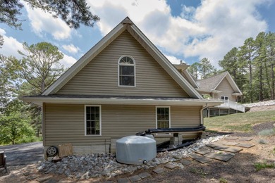 Welcome to 30 Sandstone Ln, where comfortable one-level living - photo 3