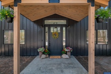 Custom Stick built Modern River Front Property that is a - photo 5