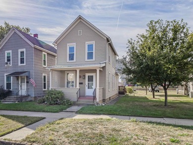 (private lake, pond, creek) Home For Sale in Fort Wayne Indiana