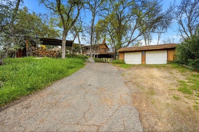 Set among the trees just minutes from the heart of Three Rivers - photo 3