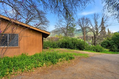 Set among the trees just minutes from the heart of Three Rivers - photo 5