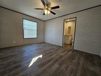 !Su propia casa en un vecindario tranquilo y bien mantenido! - photo 8