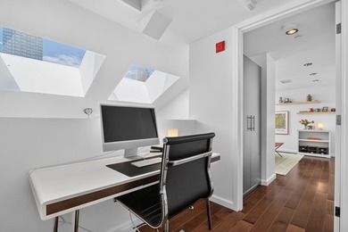 This stunning and contemporary 1,486 sq. ft. penthouse 3 bed 2 - photo 20