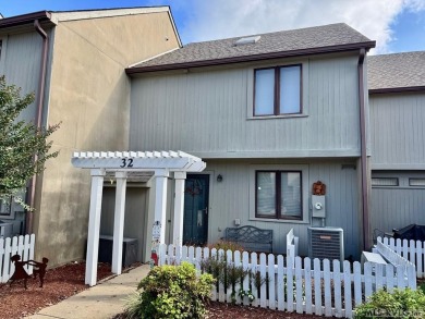 Lake Home For Sale in Clarksville, Virginia