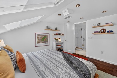 This stunning and contemporary 1,486 sq. ft. penthouse 3 bed 2 - photo 24