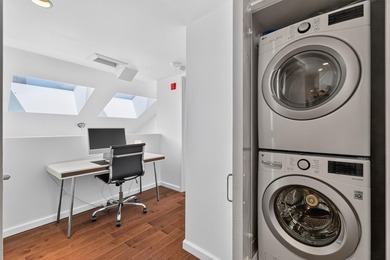 This stunning and contemporary 1,486 sq. ft. penthouse 3 bed 2 - photo 29