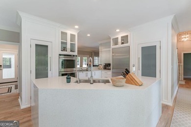 Exquisitely renovated 4BR/3.5BA home with bonus room in Reynolds - photo 9