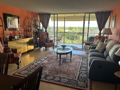 3BED/2BA - CORNER UNIT - FURNISHED - LARGE SCREENED BALCONY WITH - photo 3