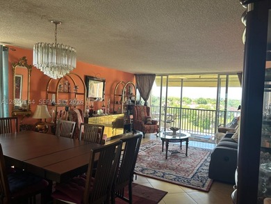 3BED/2BA - CORNER UNIT - FURNISHED - LARGE SCREENED BALCONY WITH - photo 8