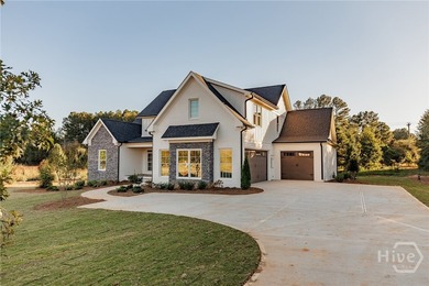 Exceptional quality, featuring 4 spacious bedrooms and 4 - photo 2