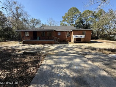 investment home located on a huge corner lot. Presently under - photo 5