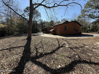 investment home located on a huge corner lot. Presently under - photo 6