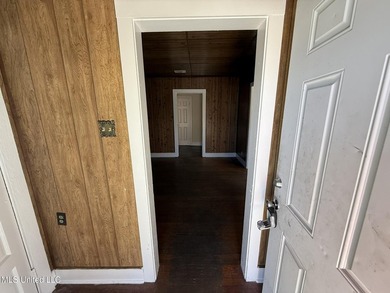 investment home located on a huge corner lot. Presently under - photo 10