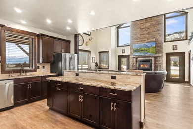 QUALITY BUILT CUSTOM HOME CLOSE TO TAMARACK! Views all around - photo 12