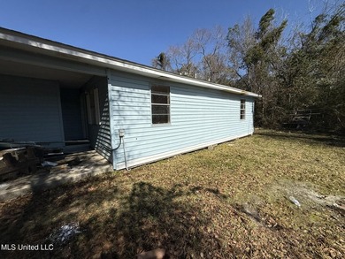 Great investment opportunity in a prime location near the Seabee - photo 2