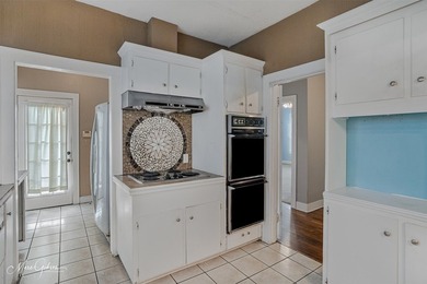 Welcome home to this charming 3 bedroom 1.5 bath Broadmoor - photo 12