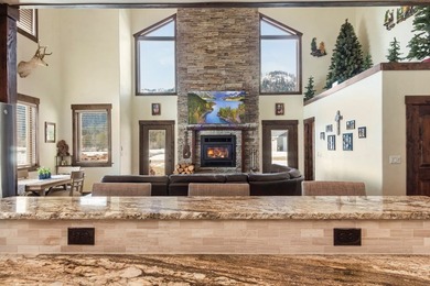 QUALITY BUILT CUSTOM HOME CLOSE TO TAMARACK! Views all around - photo 17