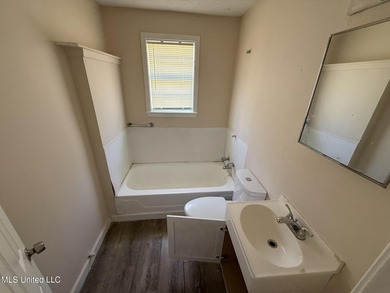 Great investment opportunity in a prime location near the Seabee - photo 9