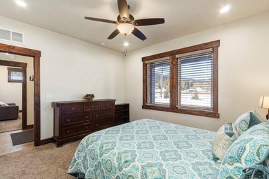 QUALITY BUILT CUSTOM HOME CLOSE TO TAMARACK! Views all around - photo 20
