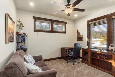 QUALITY BUILT CUSTOM HOME CLOSE TO TAMARACK! Views all around - photo 21