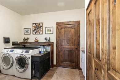 QUALITY BUILT CUSTOM HOME CLOSE TO TAMARACK! Views all around - photo 23