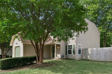 This charming home is ready for move in! A beautiful home - photo 2