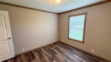 Move-in ready home with an incredible 50'x100' insulated shop on - photo 34