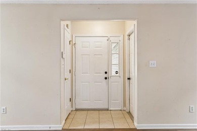 This charming home is ready for move in! A beautiful home - photo 7