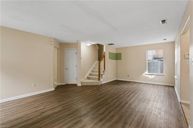 This charming home is ready for move in! A beautiful home - photo 8