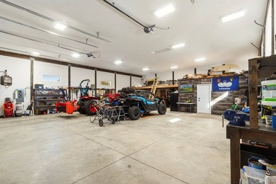 QUALITY BUILT CUSTOM HOME CLOSE TO TAMARACK! Views all around - photo 40