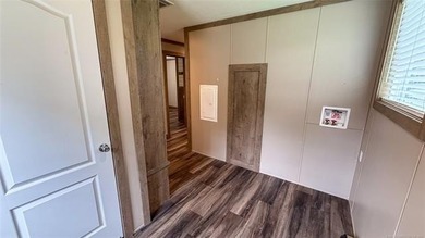 Move-in ready home with an incredible 50'x100' insulated shop on - photo 41