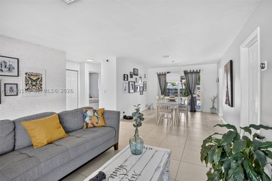 Beautifully maintained 3-bedroom, 2-bathroom single-family home - photo 3
