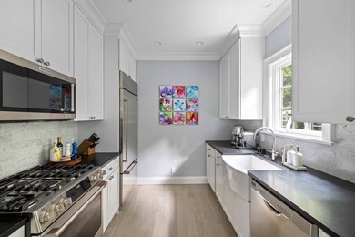 A rare offering in the heart of East Hampton Village, this - photo 15