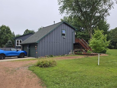 Private two bedroom home on beautifully wooded 9.36 acres with - photo 20
