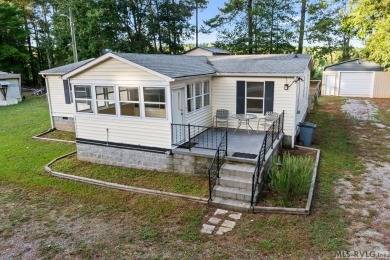 Lake Gaston Home For Sale in Bracey Virginia