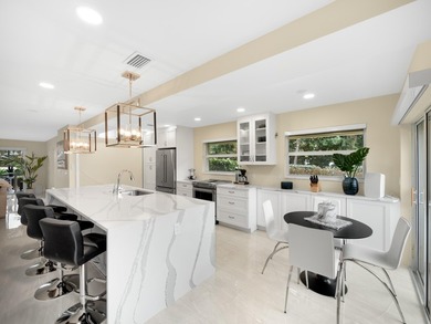 OCEAN View!! Gorgeous, completely renovated 2 Bed/2 Bath/Garage - photo 4