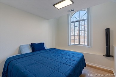 Discover the perfect combination of modern updates and lake-area - photo 16