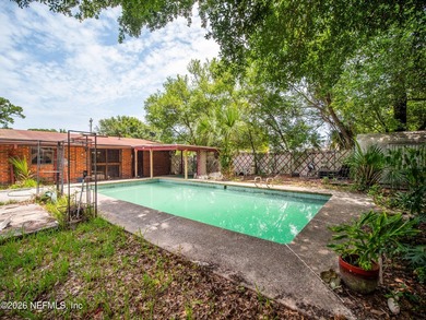 Opportunity awaits at this adorable, solid all-brick ranch pool - photo 34