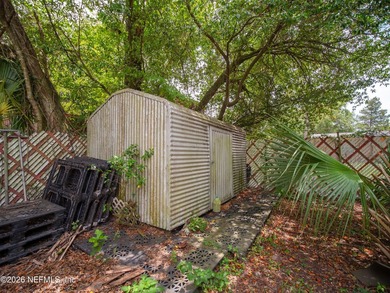 Opportunity awaits at this adorable, solid all-brick ranch pool - photo 38