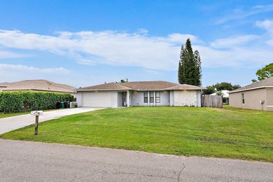 Explore the potential of this well-appointed home at 622 - photo 1