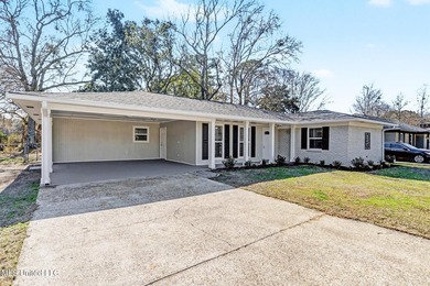 Freshly renovated and move-in ready 3-bedroom, 2-bath home - photo 2