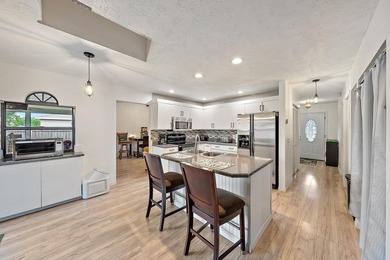 Explore the potential of this well-appointed home at 622 - photo 2