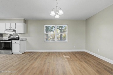 Freshly renovated and move-in ready 3-bedroom, 2-bath home - photo 6