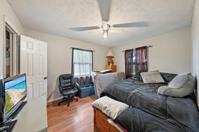 Explore the potential of this well-appointed home at 622 - photo 10