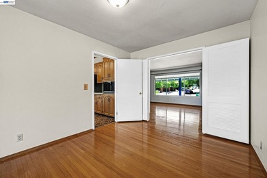 Opportunity knocks !Rare opportunity to own a 5-bedroom, 2 - photo 9