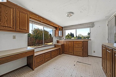 Opportunity knocks !Rare opportunity to own a 5-bedroom, 2 - photo 10