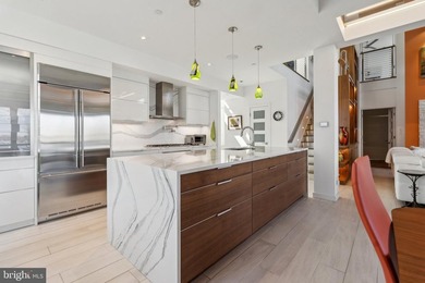 Stunning modern waterfront home on West River. Built in 2018 - photo 17