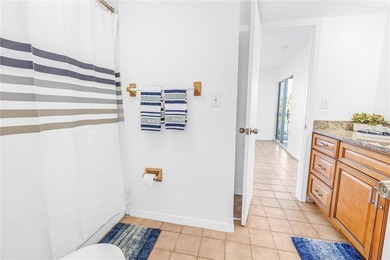 Super cute 2nd-floor, one-bedroom condo with vaulted ceilings, a - photo 22