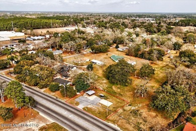 Opportunity awaits at 5302 Telephone Rd in Pascagoula. This 0 - photo 3