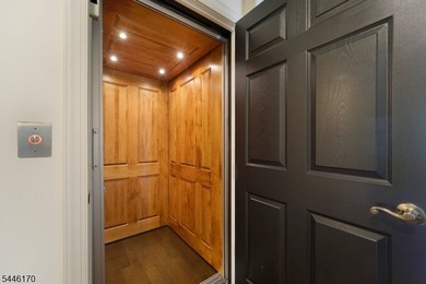 Rare Delano end-unit in sought-after Bel Air at West Orange - photo 4